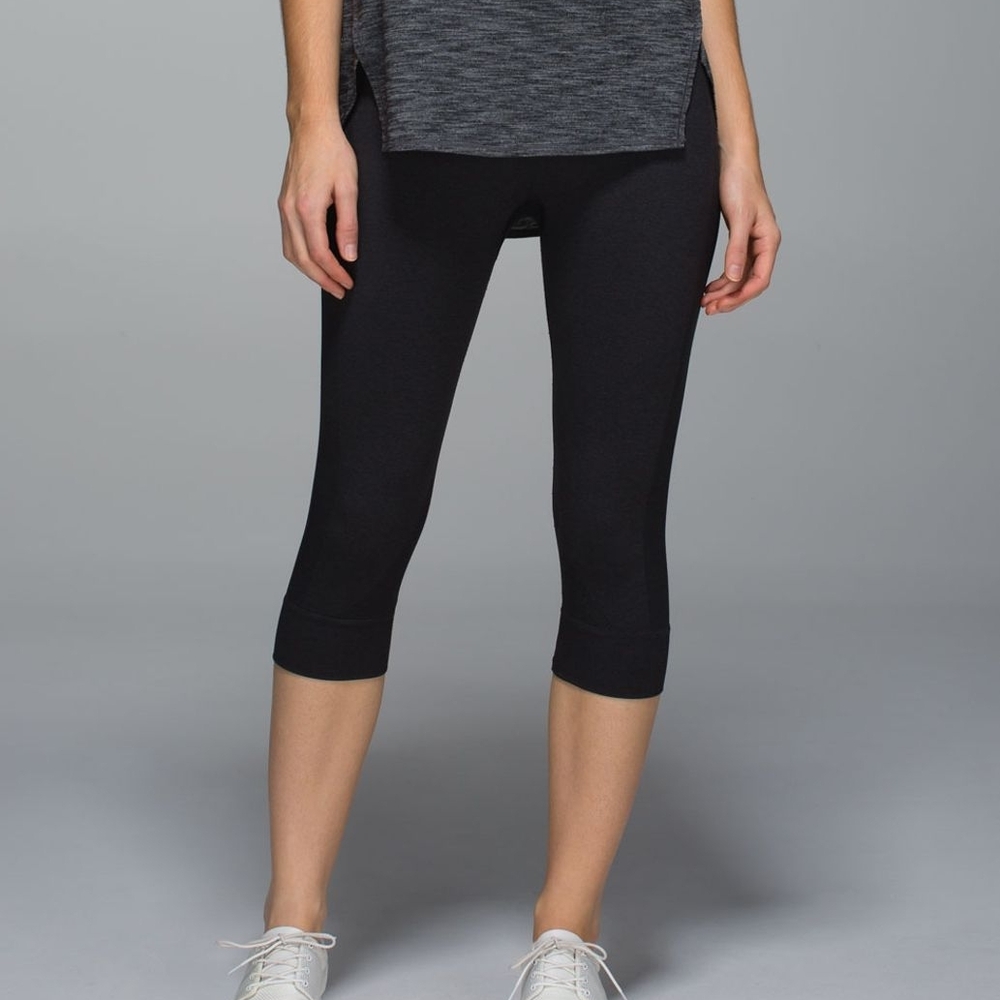 Lululemon Athletica Charcoal Capris